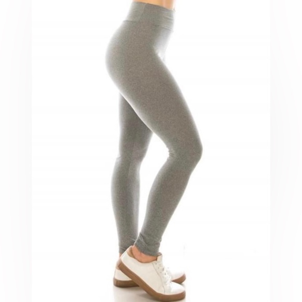 NWT Womens Leggings ones size buttery soft